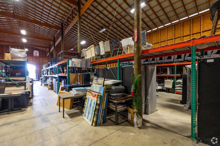 More Photos Of 11734 Schriber Rd, Buda Warehouse For Lease