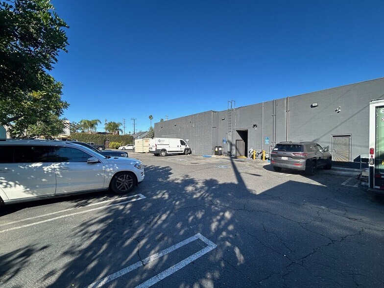 More Photos Of 701-715 Lincoln Blvd, Venice Unknown For Lease