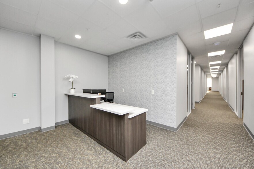 More Photos Of 8554 Katy Fwy, Houston Unknown For Lease