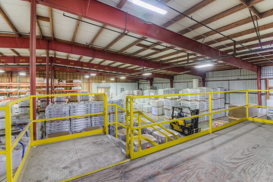 More Photos Of 1535-1541 W Lee Rd, Othello Warehouse For Sale