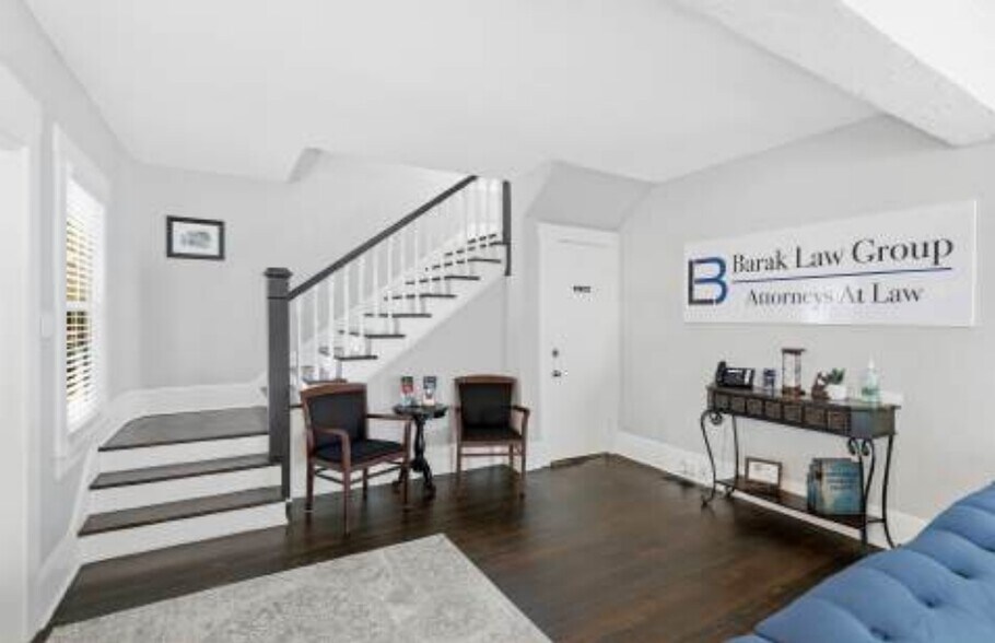 More Photos Of 1322 3rd Ave W, Bradenton Office Residential For Sale