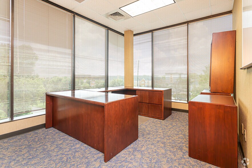 More Photos Of 5757 Corporate Blvd, Baton Rouge Office For Lease