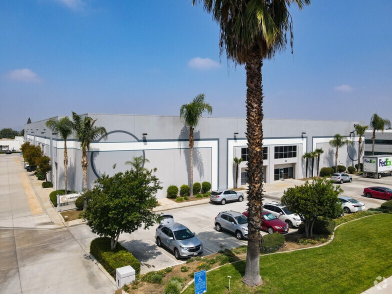 More Photos Of 2111 Iowa Ave, Riverside Warehouse For Lease