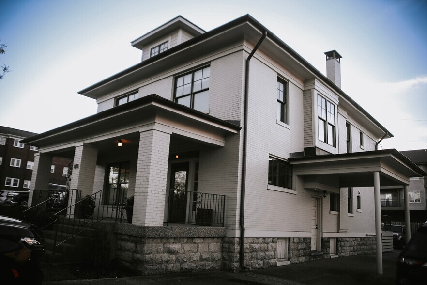 More Photos Of 1913 21st Ave S, Nashville Office For Sale