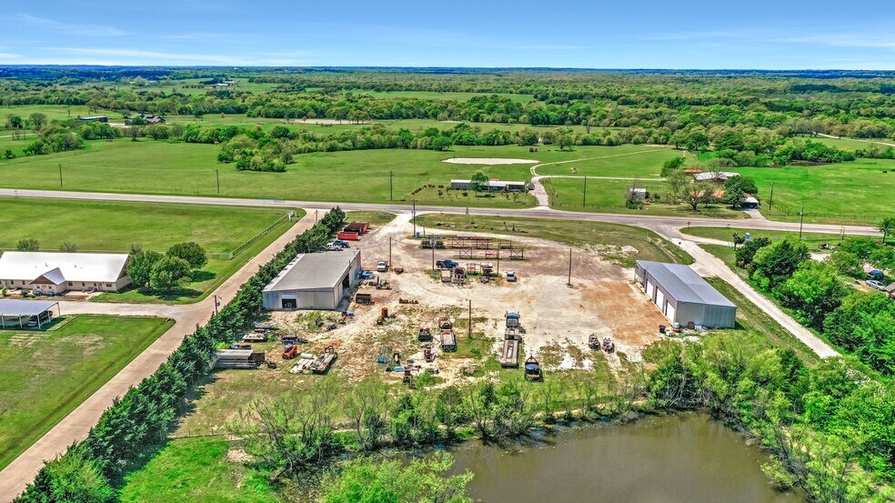 More Photos Of 23350 US Highway 377, Whitesboro Flex For Sale