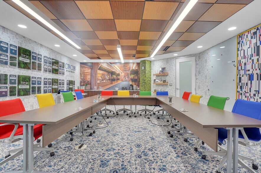 More Photos Of 31700 Middlebelt Rd, Farmington Hills Office For Lease