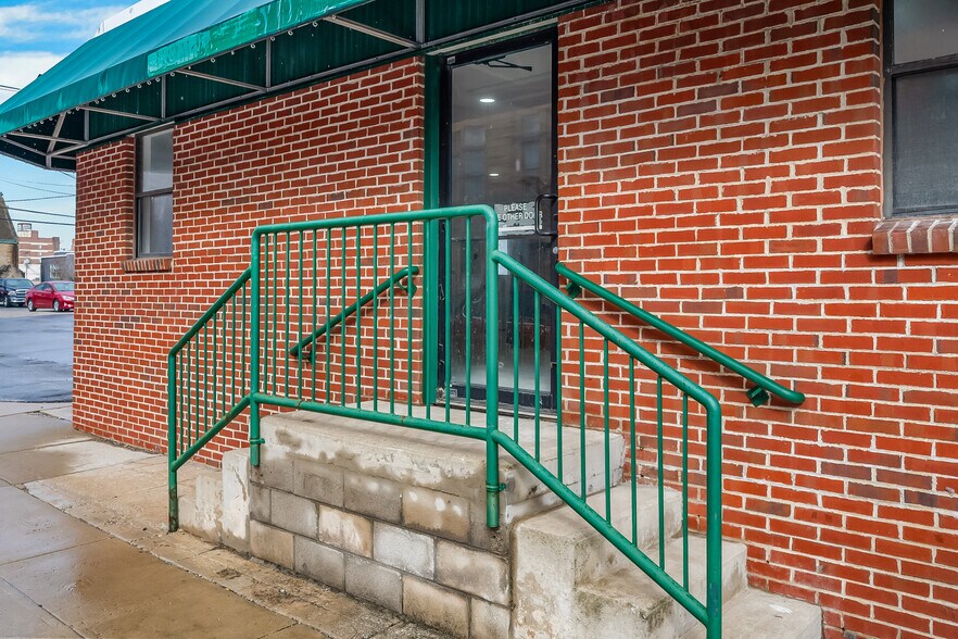 More Photos Of 114 W Church St, Marion Office Residential For Sale