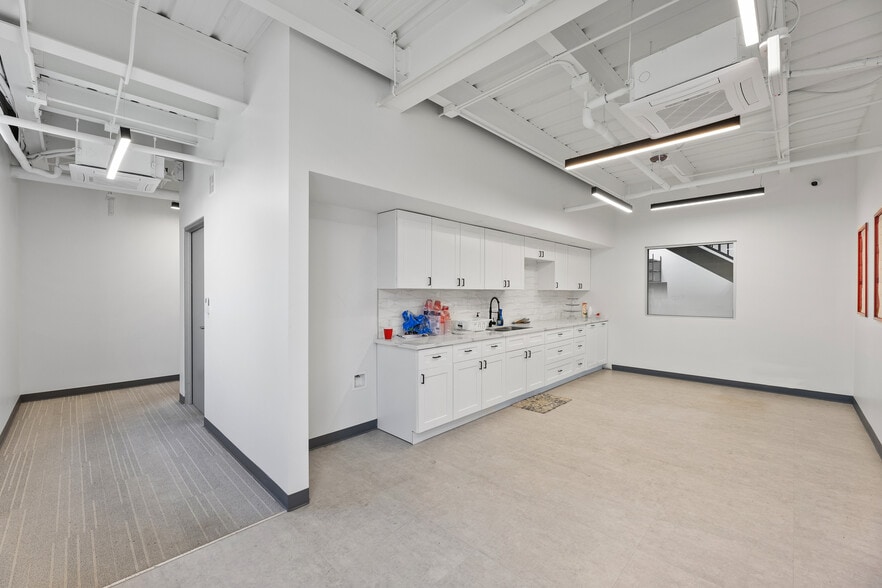 More Photos Of 12724 Cypress Valley Rd, Cypress Warehouse For Lease