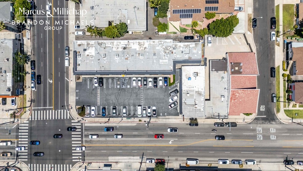 More Photos Of 12439-12463 Oxnard St, North Hollywood Storefront For Sale