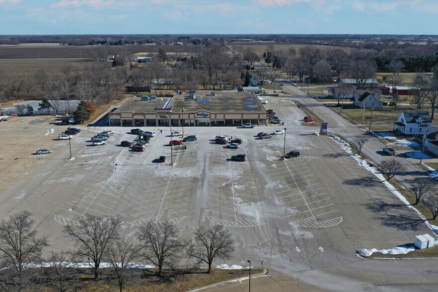 More Photos Of 1741 E Chestnut St, Canton Storefront For Lease
