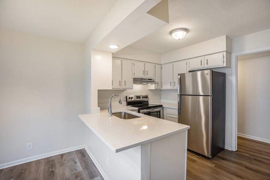 More Photos Of 8831-8837 Glenwood Ct, Overland Park Apartments For Sale