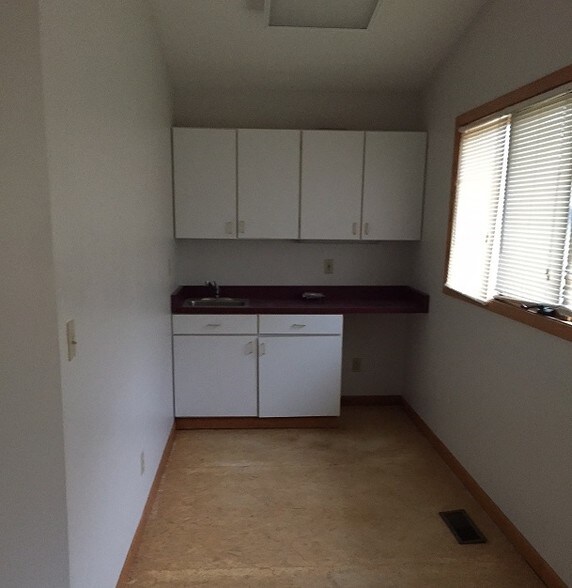 More Photos Of 4777 E State St, Rockford Medical For Sale