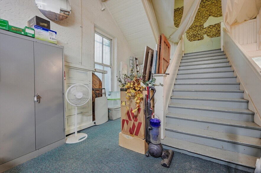 More Photos Of 321 N Main St, Bonham General Retail For Sale