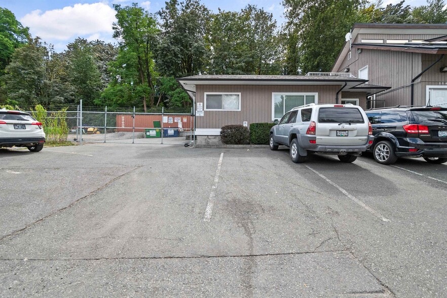 More Photos Of 2265b W Railway st, Abbotsford Warehouse For Lease