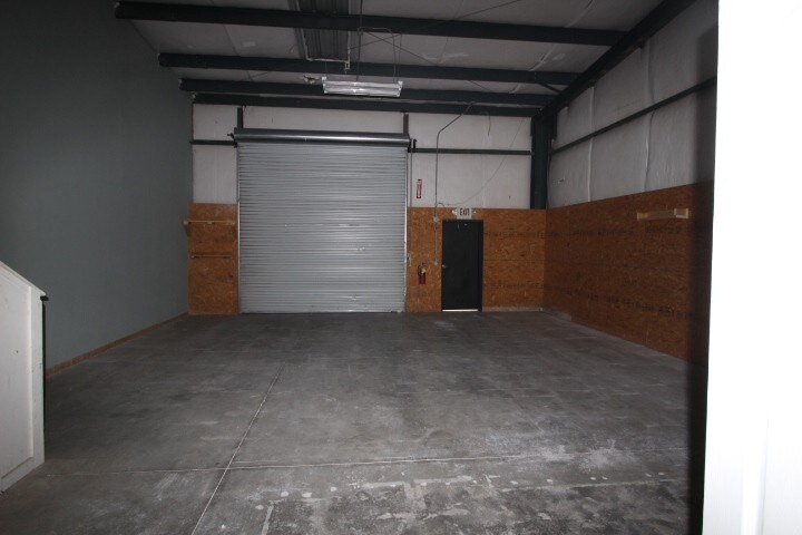 More Photos Of 1845 S Lee Ct, Buford Flex For Lease