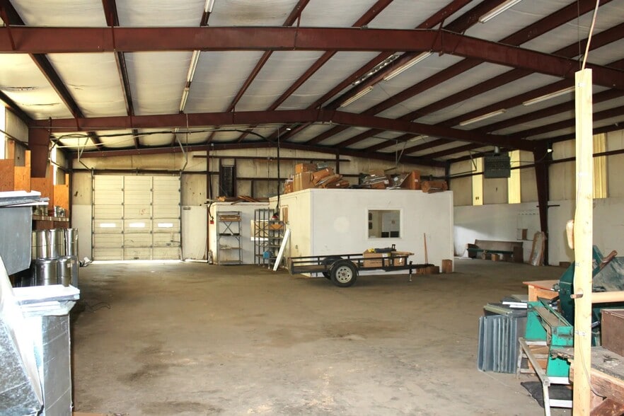 More Photos Of 9850 I-55 Hwy, Terry Warehouse For Sale