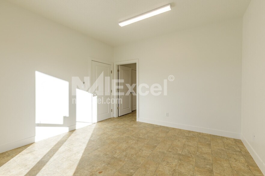 More Photos Of 1129 Regional Pk rd, Hurricane Warehouse For Lease