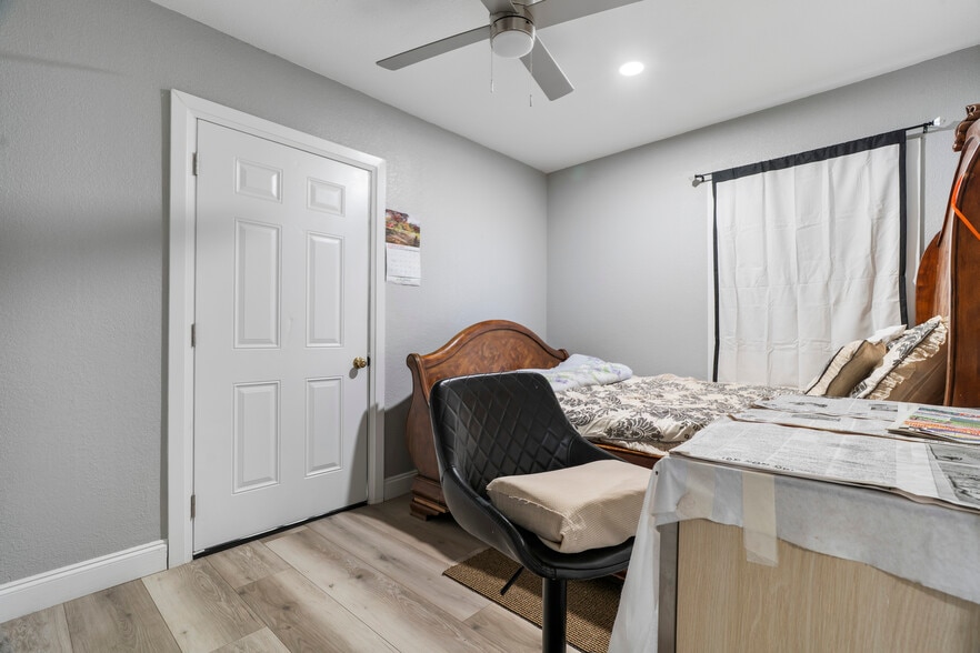 More Photos Of 431 W J St, Oakdale Assisted Living For Sale