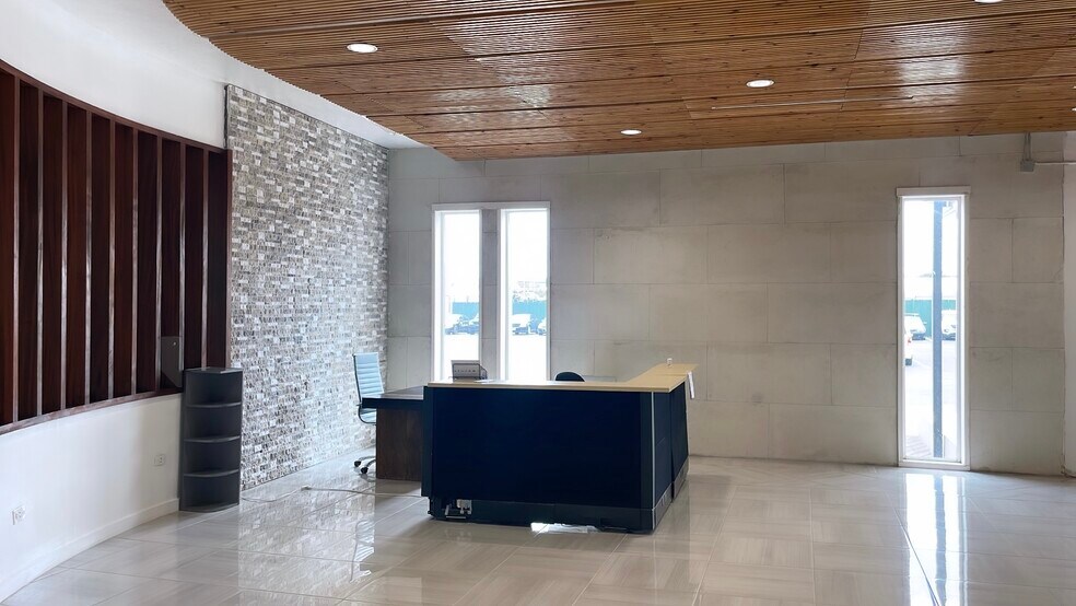 More Photos Of 8403 Westglen Dr, Houston Flex For Sale