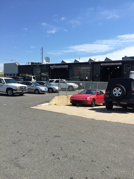 More Photos Of 6225 State Rd, Philadelphia Warehouse For Lease