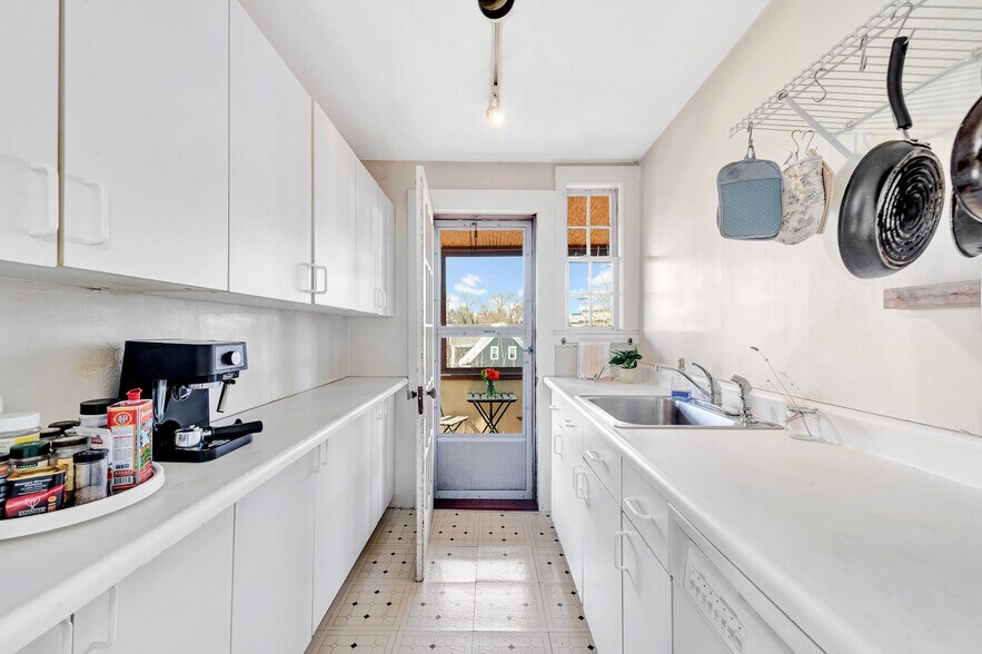 More Photos Of 126 Westbourne Ter, Brookline Multifamily For Sale