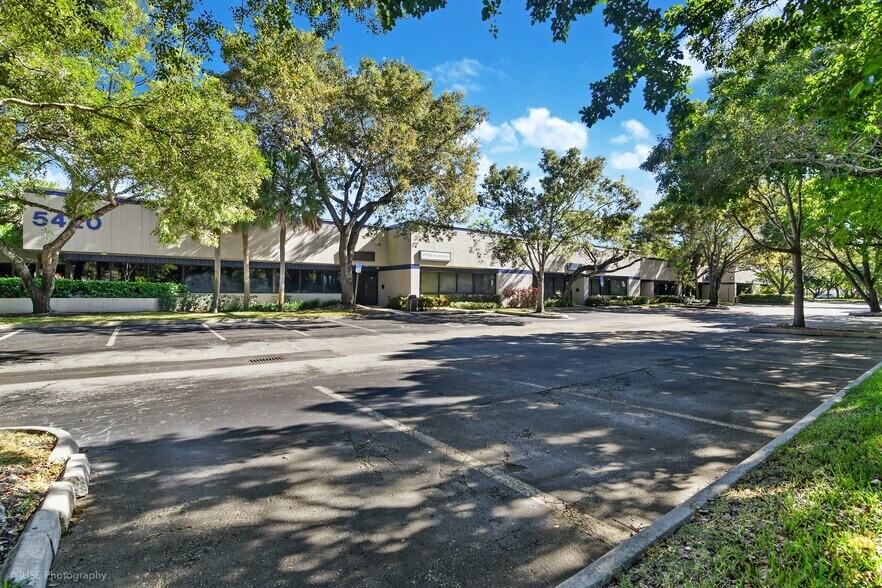 More Photos Of 5410-5430 NW 33rd Ave, Fort Lauderdale Unknown For Lease