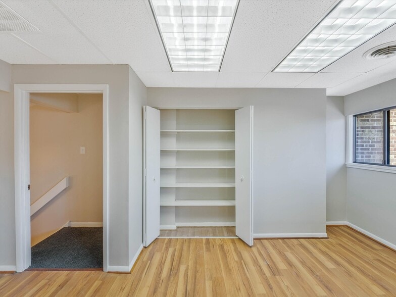 More Photos Of 311 Maple Ave W, Vienna Medical For Lease