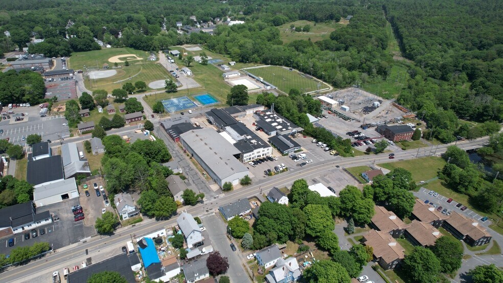 More Photos Of 25 Wareham St, Middleborough Warehouse For Lease