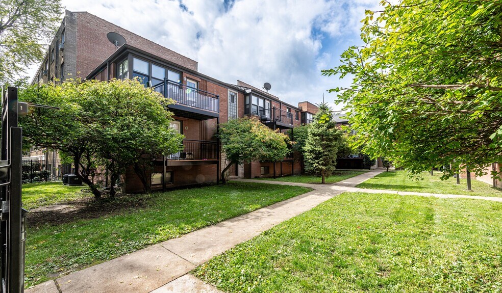 More Photos Of 7314-7322 N Winchester Ave, Chicago Apartments For Sale