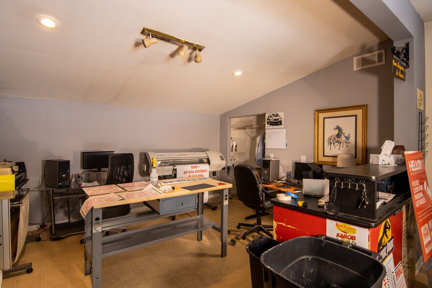 More Photos Of 1640 Northside Dr NW, Atlanta Storefront Retail Office For Sale