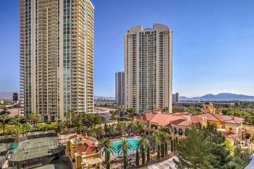 More Photos Of 2827 Paradise Rd, Las Vegas Health Club For Sale