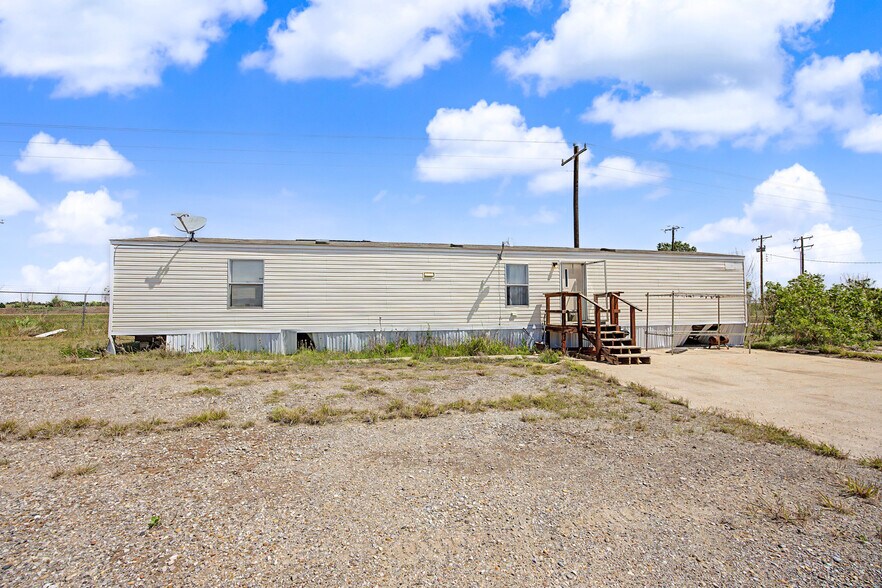 More Photos Of 14165 W Cooksey Rd, Crescent Industrial For Sale