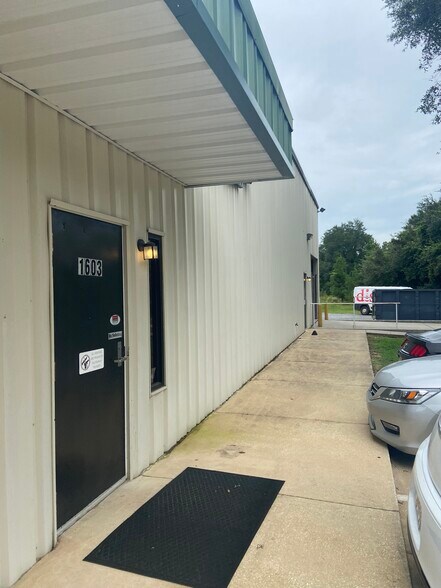 More Photos Of 1603 Krug St, Albany Industrial For Lease