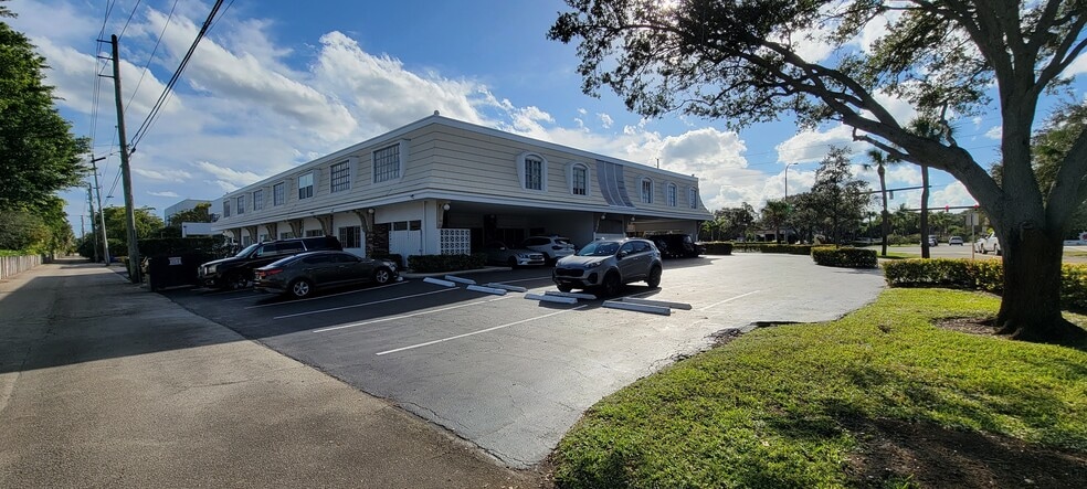 More Photos Of 784 US Highway 1, North Palm Beach Office For Lease