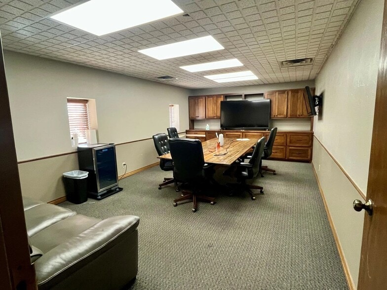 More Photos Of 8130 W Reno Ave, Oklahoma City Manufacturing For Sale