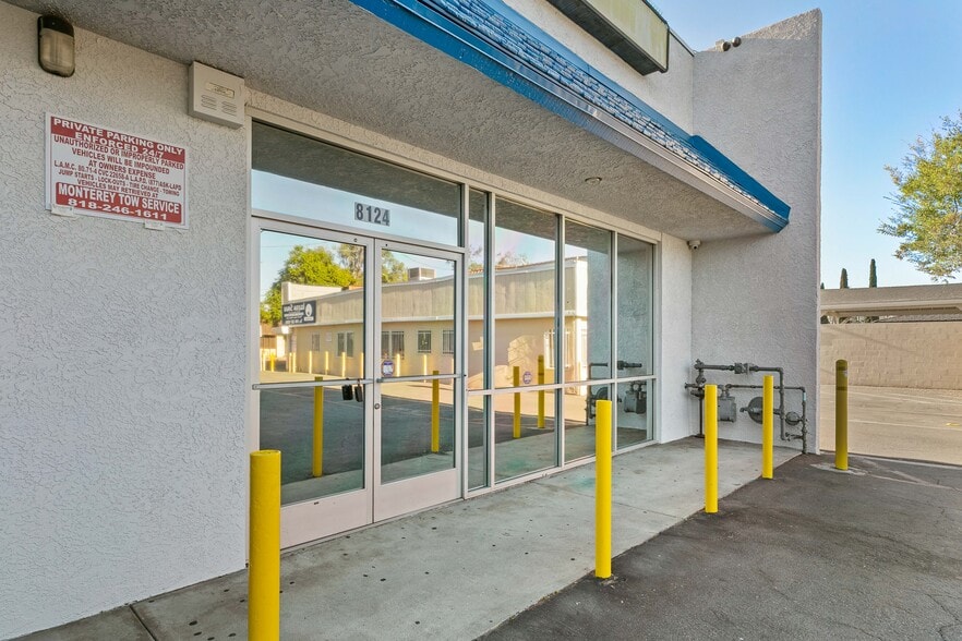 More Photos Of 8124-8144 Sunland Blvd, Sun Valley Freestanding For Lease