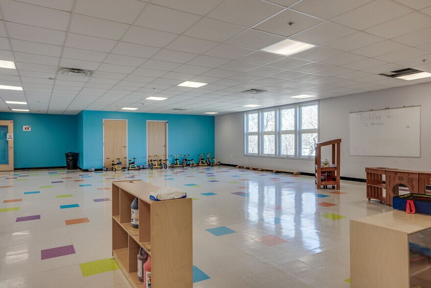 More Photos Of 443 W Lowell Ave, Haverhill Office For Lease