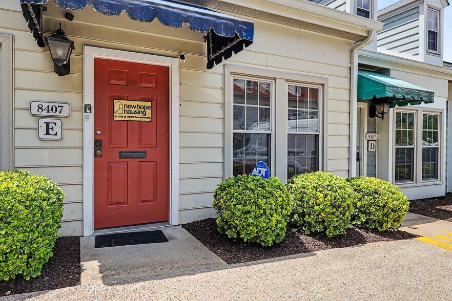 More Photos Of 8407 Richmond Hwy, Alexandria Storefront For Sale