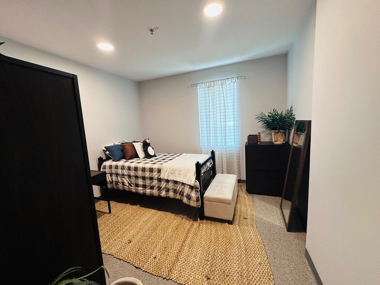 More Photos Of 4117 Woodland Dr, New Orleans Dormitory For Sale