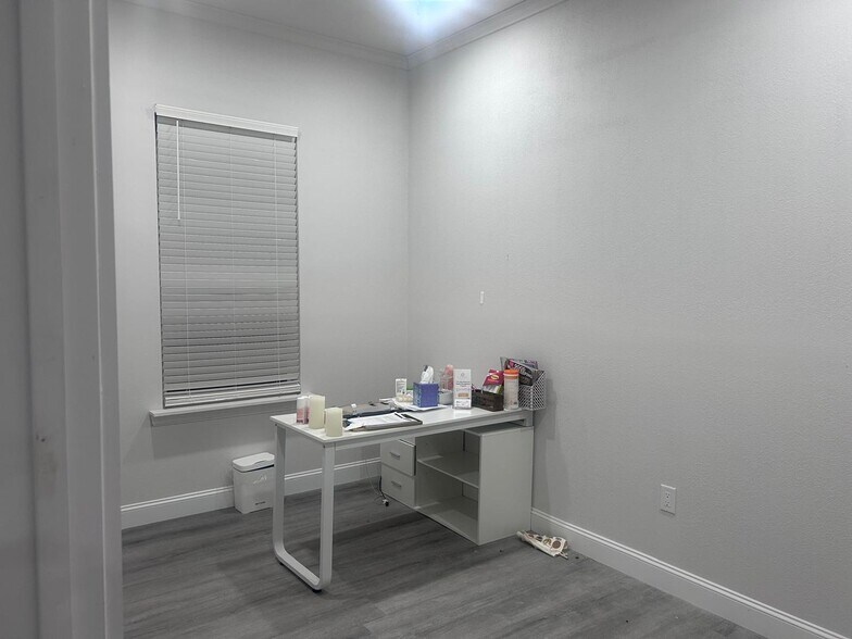 More Photos Of 200 Cypress Bend, Princeton Medical For Lease