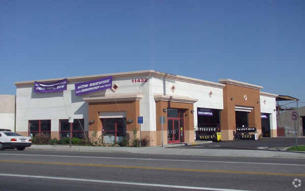 More Photos Of 11432 Paramount Blvd, Downey Auto Repair For Sale