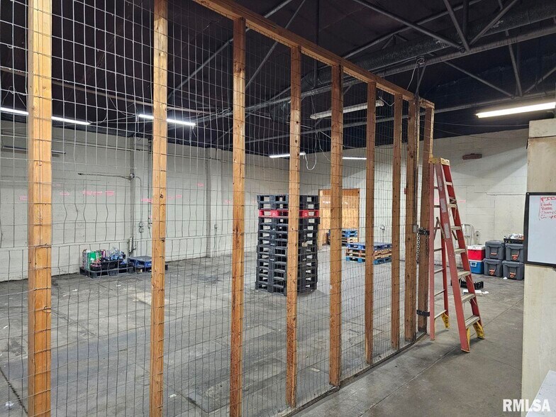 More Photos Of 1764 N Illinois Ave, Carbondale Industrial For Sale