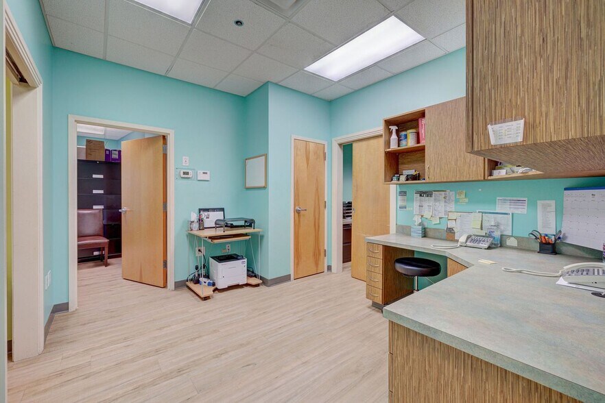 More Photos Of 1717 Shipyard Blvd, Wilmington Medical For Lease