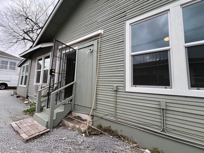 More Photos Of 101 Stanley Ct, San Antonio Multifamily For Sale