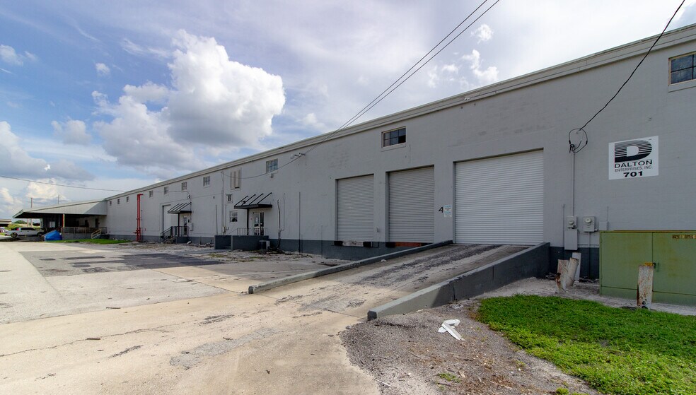 More Photos Of 701 NW 42nd St, Winter Haven Warehouse For Lease