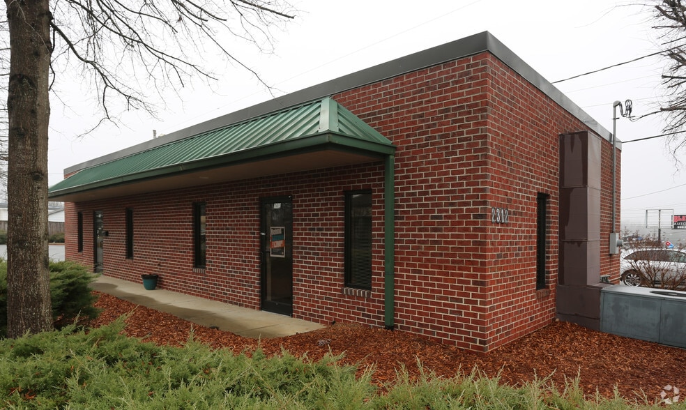 More Photos Of 2312 S Main St, High Point Office For Lease