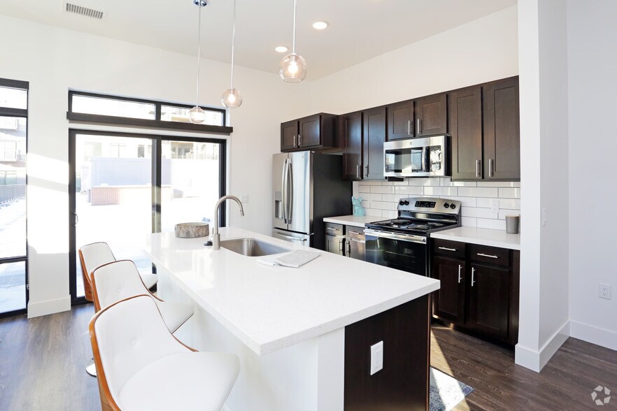 More Photos Of 1415 Cuming St NE, Omaha Apartments For Lease