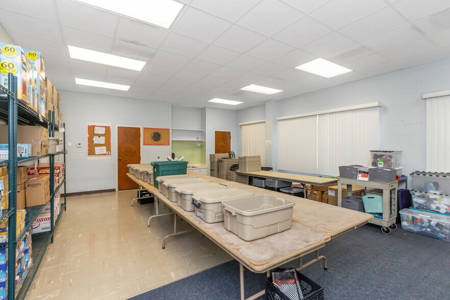 More Photos Of 411 Turner St, Clearwater Religious Facility For Lease