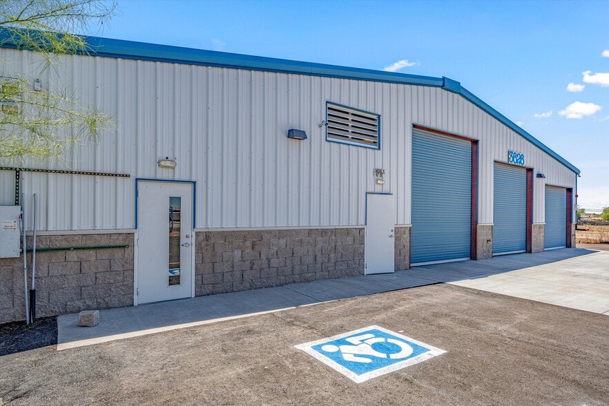 More Photos Of 3626 E 47th St, Tucson Manufacturing For Sale
