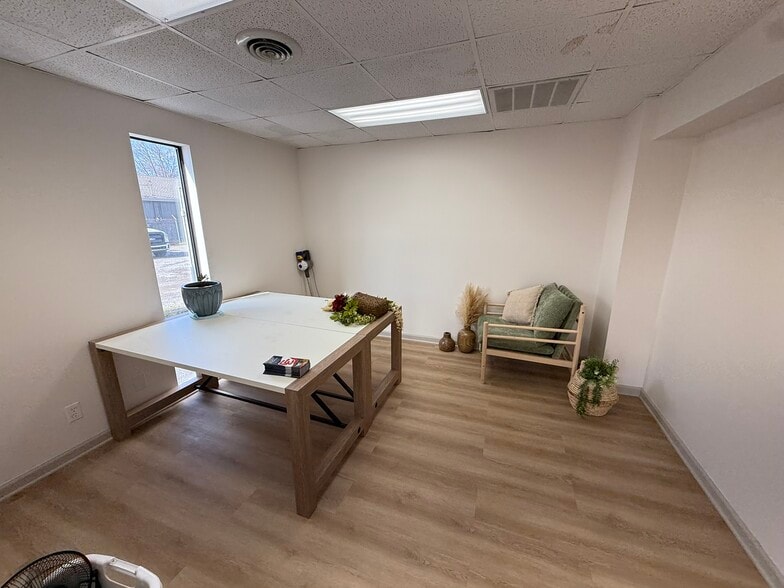 More Photos Of 1604 State Route 121 N, Murray Warehouse For Sale